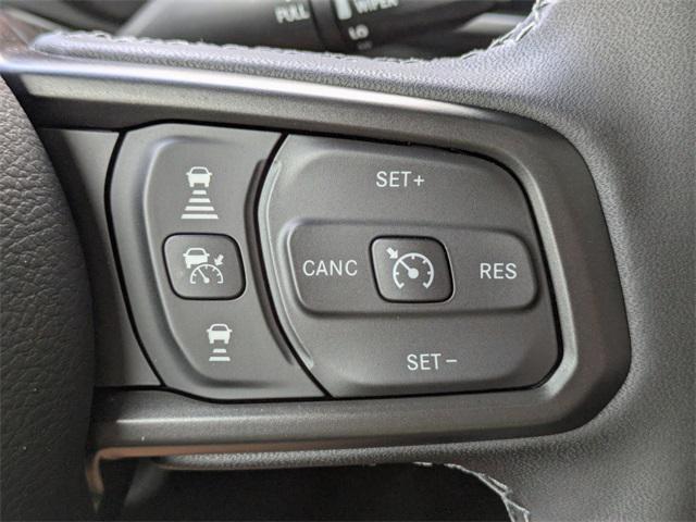 Photo of 2025 Bright White Clearcoat Jeep Gladiator