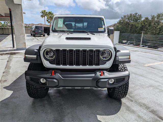 Photo of 2025 Bright White Clearcoat Jeep Gladiator