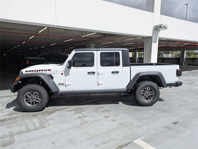 Photo of 2025 Bright White Clearcoat Jeep Gladiator