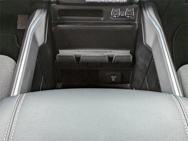 Photo of 2024 Bright White Clearcoat RAM 1500