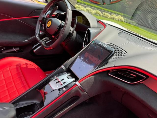 Photo of 2025 Bianco Cervino Ferrari Roma Spider
