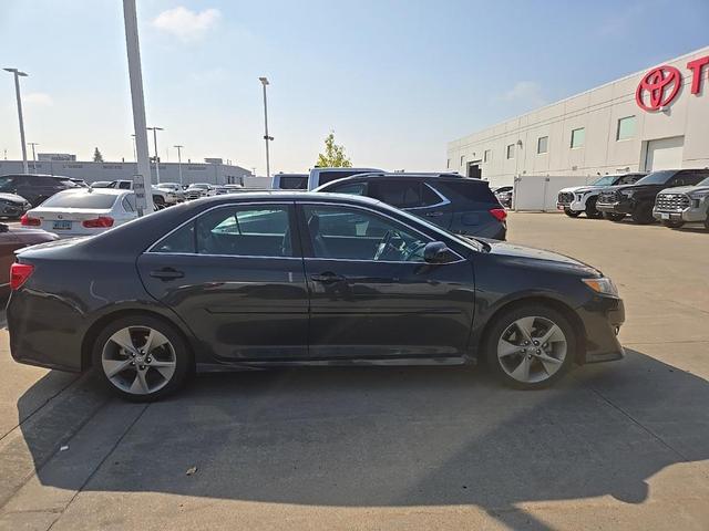 Photo of 2014 Cosmic Gray Mica Toyota Camry