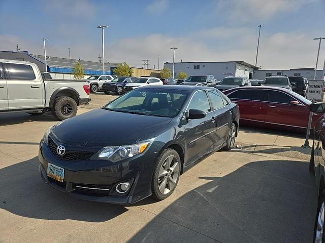 Photo of 2014 Cosmic Gray Mica Toyota Camry