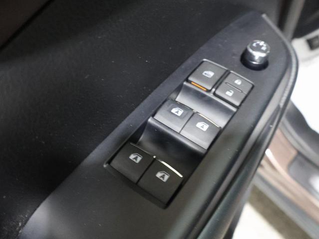 Photo of 2019 Toasted Walnut Pearl Toyota Highlander