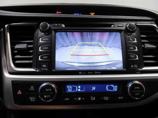Photo of 2019 Toasted Walnut Pearl Toyota Highlander