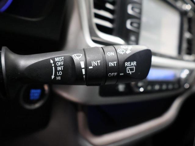 Photo of 2019 Toasted Walnut Pearl Toyota Highlander