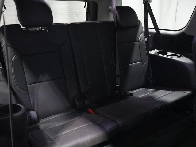 Photo of 2016 Silver Ice Metallic Chevrolet Suburban