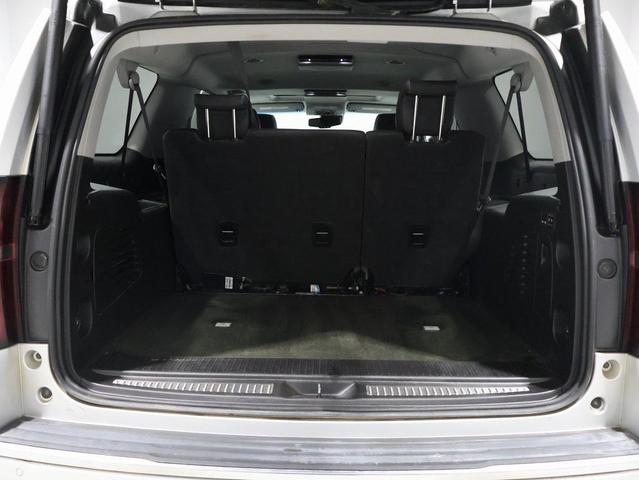Photo of 2016 Silver Ice Metallic Chevrolet Suburban