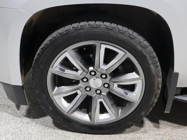 Photo of 2016 Silver Ice Metallic Chevrolet Suburban