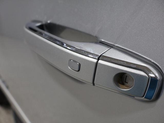 Photo of 2016 Silver Ice Metallic Chevrolet Suburban
