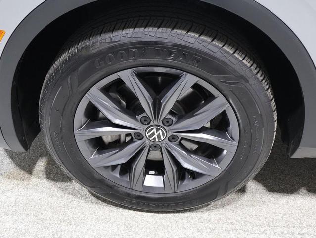 Photo of 2024 Pure White Volkswagen Tiguan