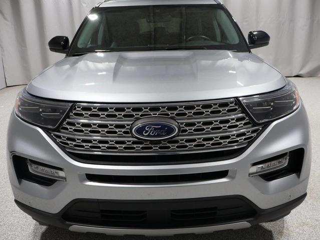 Photo of 2023 Iconic Silver Metallic Ford Explorer