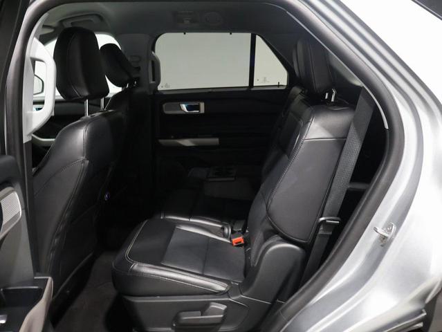 Photo of 2023 Iconic Silver Metallic Ford Explorer