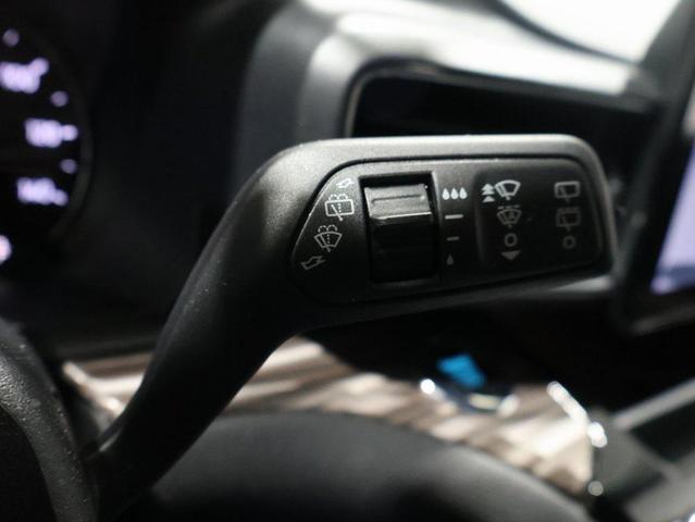 Photo of 2023 Iconic Silver Metallic Ford Explorer