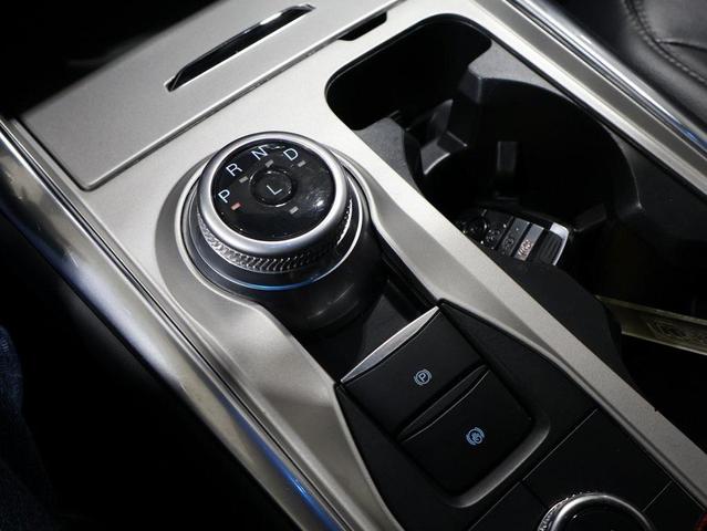 Photo of 2023 Iconic Silver Metallic Ford Explorer