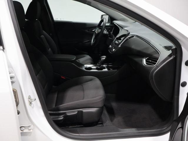 Photo of 2023 Summit White Chevrolet Malibu