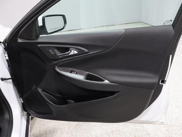 Photo of 2023 Summit White Chevrolet Malibu