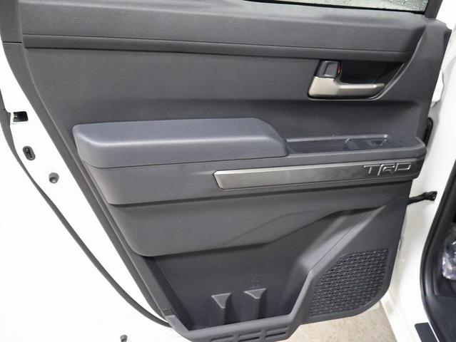 Photo of 2025 Ice Cap Toyota Tacoma