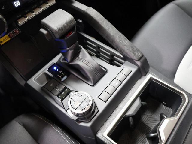 Photo of 2025 Ice Cap Toyota Tacoma