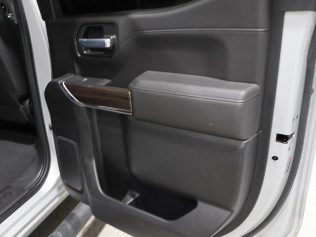 Photo of 2021 Silver Ice Metallic Chevrolet Silverado 1500
