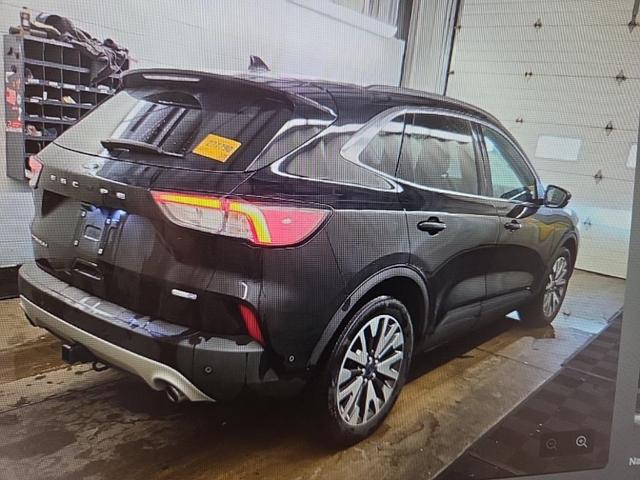 Photo of 2020 Agate Black Metallic Ford Escape