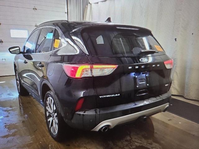 Photo of 2020 Agate Black Metallic Ford Escape