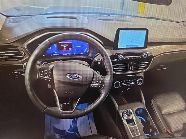 Photo of 2020 Agate Black Metallic Ford Escape
