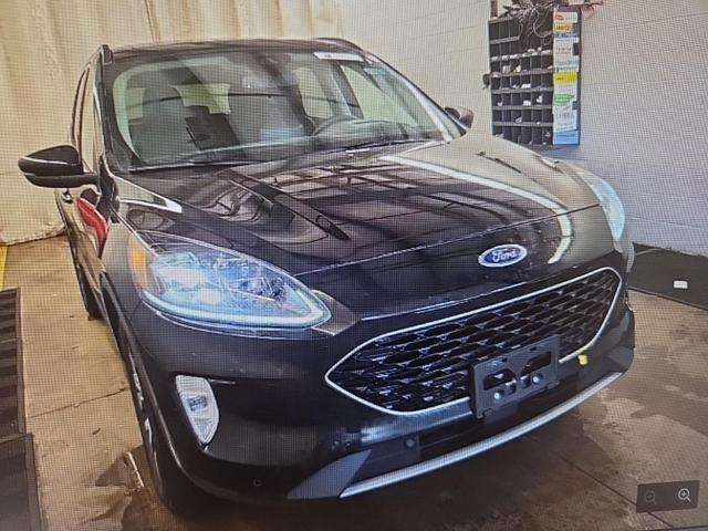 Photo of 2020 Agate Black Metallic Ford Escape