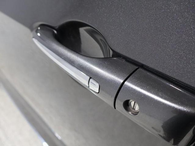 Photo of 2020 Granite Crystal Metallic Clearcoat Chrysler Pacifica