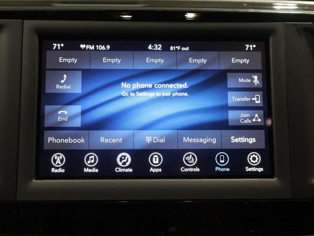 Photo of 2020 Granite Crystal Metallic Clearcoat Chrysler Pacifica