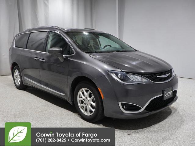 Photo of 2020 Granite Crystal Metallic Clearcoat Chrysler Pacifica