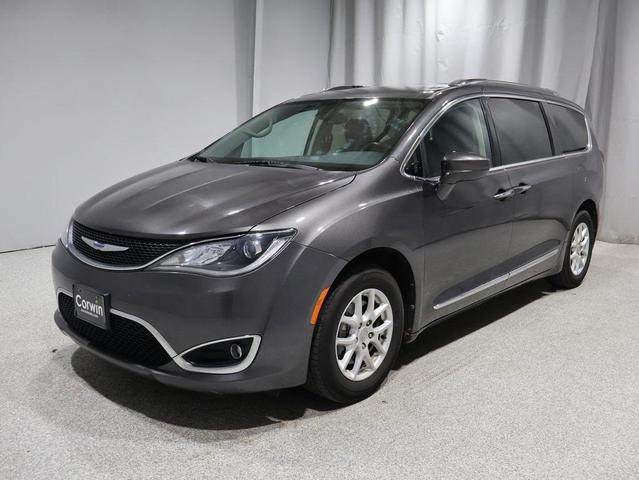 Photo of 2020 Granite Crystal Metallic Clearcoat Chrysler Pacifica