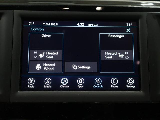 Photo of 2020 Granite Crystal Metallic Clearcoat Chrysler Pacifica