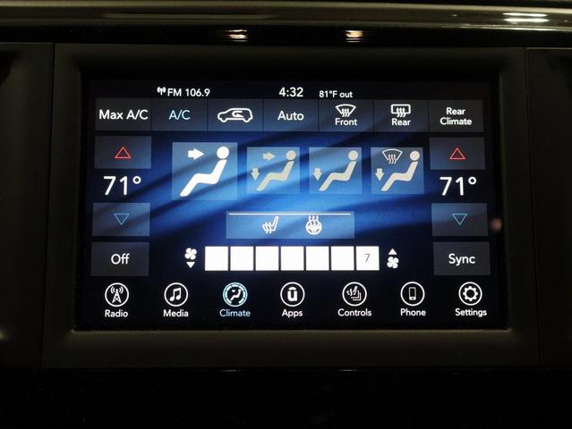 Photo of 2020 Granite Crystal Metallic Clearcoat Chrysler Pacifica