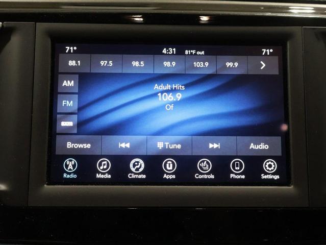 Photo of 2020 Granite Crystal Metallic Clearcoat Chrysler Pacifica