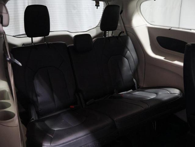 Photo of 2020 Granite Crystal Metallic Clearcoat Chrysler Pacifica
