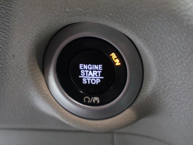 Photo of 2020 Granite Crystal Metallic Clearcoat Chrysler Pacifica