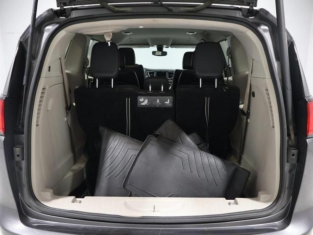 Photo of 2020 Granite Crystal Metallic Clearcoat Chrysler Pacifica