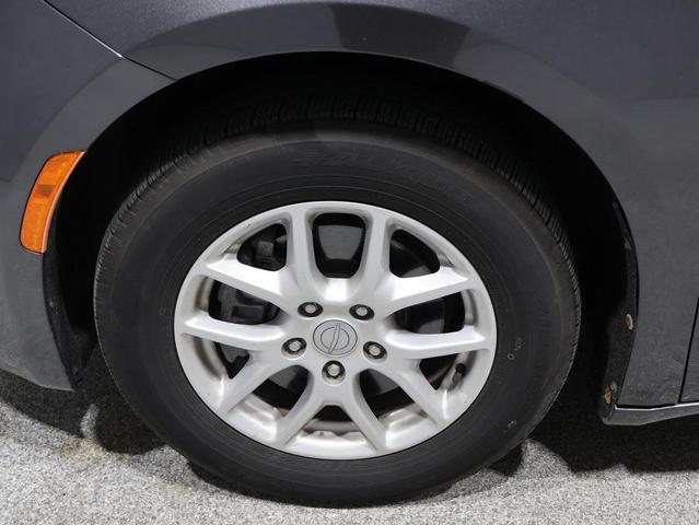 Photo of 2020 Granite Crystal Metallic Clearcoat Chrysler Pacifica