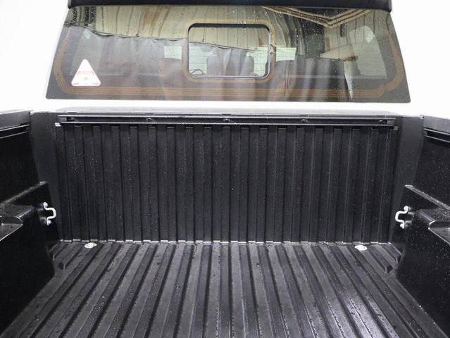 Photo of 2025 Ice Cap Toyota Tacoma