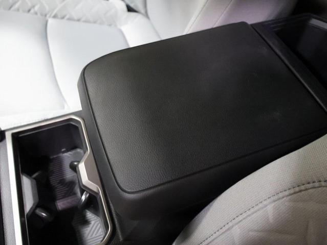 Photo of 2025 Ice Cap Toyota Tacoma