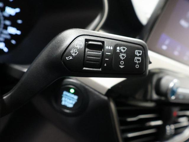 Photo of 2021 Iconic Silver Metallic Ford Escape