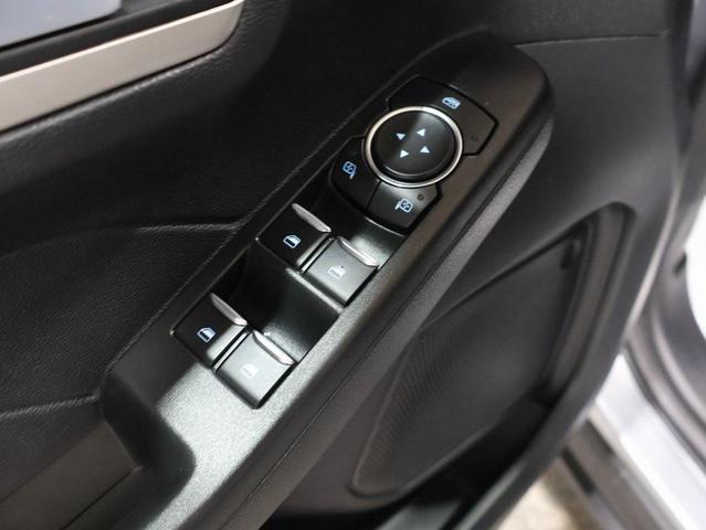 Photo of 2021 Iconic Silver Metallic Ford Escape