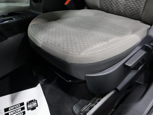 Photo of 2021 Iconic Silver Metallic Ford Escape