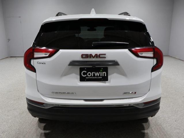 Photo of 2024 Summit White GMC Terrain