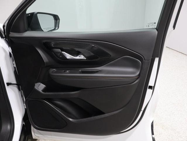 Photo of 2024 Summit White GMC Terrain