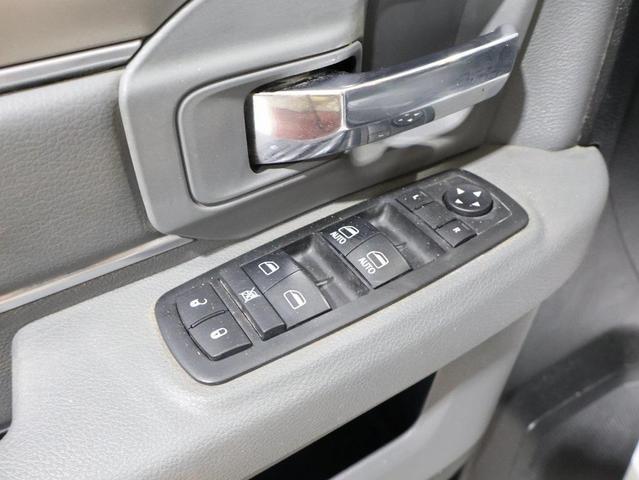 Photo of 2017 Bright Silver Metallic Clearcoat RAM 1500