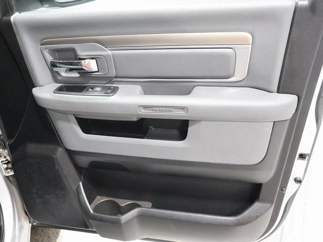 Photo of 2017 Bright Silver Metallic Clearcoat RAM 1500