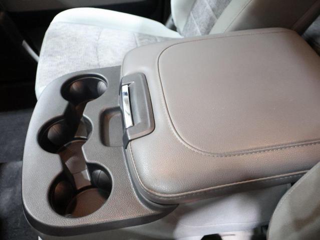 Photo of 2017 Bright Silver Metallic Clearcoat RAM 1500