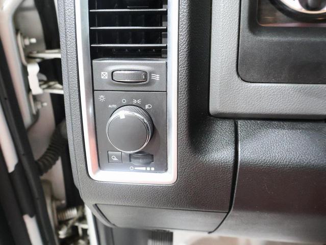 Photo of 2017 Bright Silver Metallic Clearcoat RAM 1500